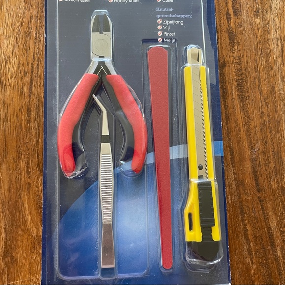 Revell Model-Set Plus with 4 Basic Tools Model Making Crafts - Picture 5 of 7